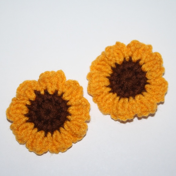 🌻 SUNFLOWER HAIR CLIPS · SET OF TWO · NWOT 🤎 - Picture 3 of 5